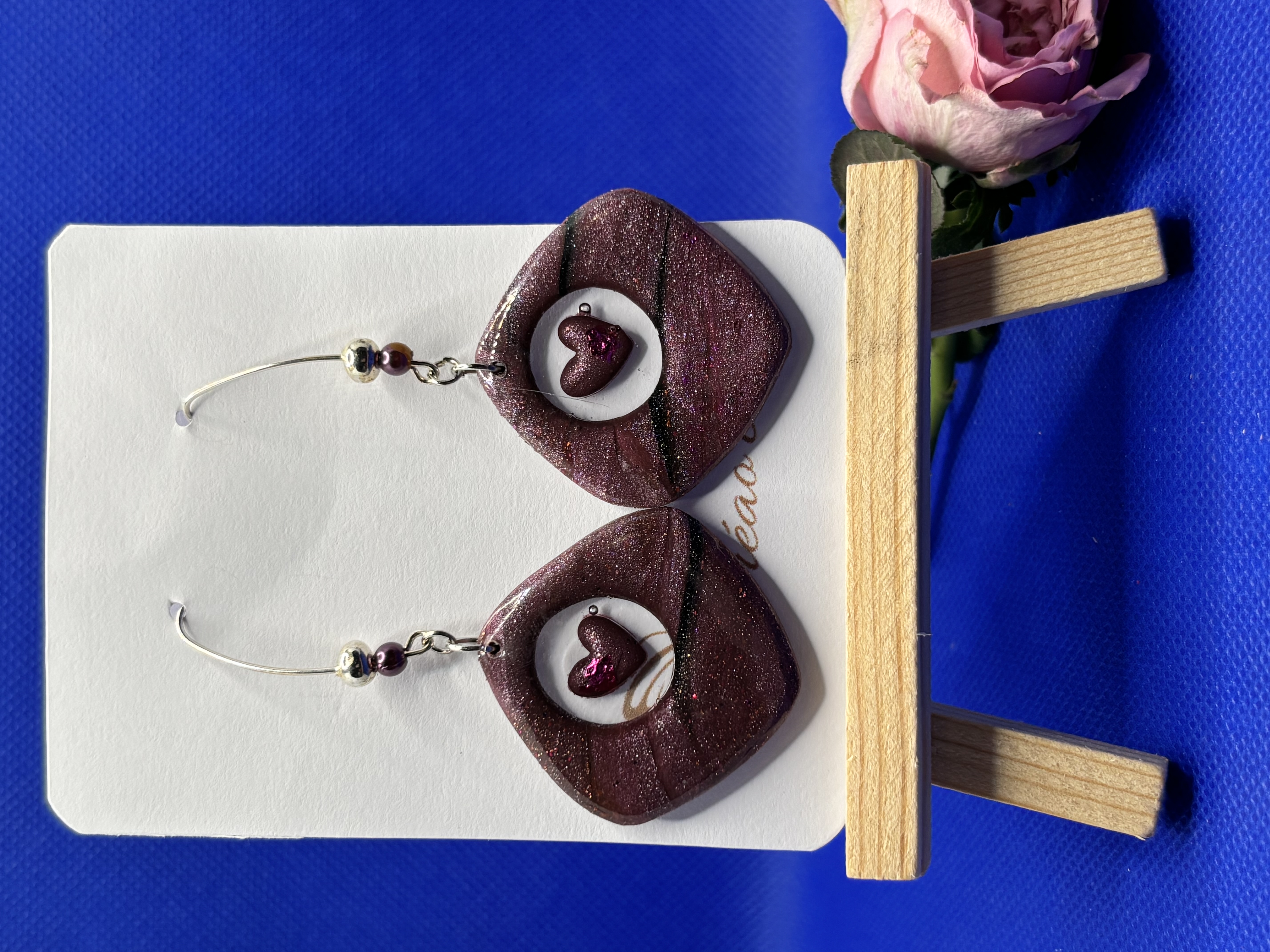 Boucle d'oreille carrée avec son coeurAPR10