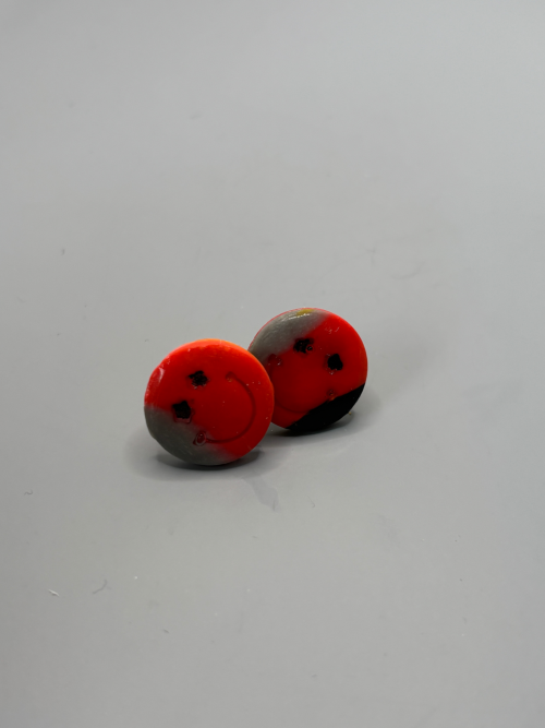 Boucle d'oreille ronde sourire coloréPC47
